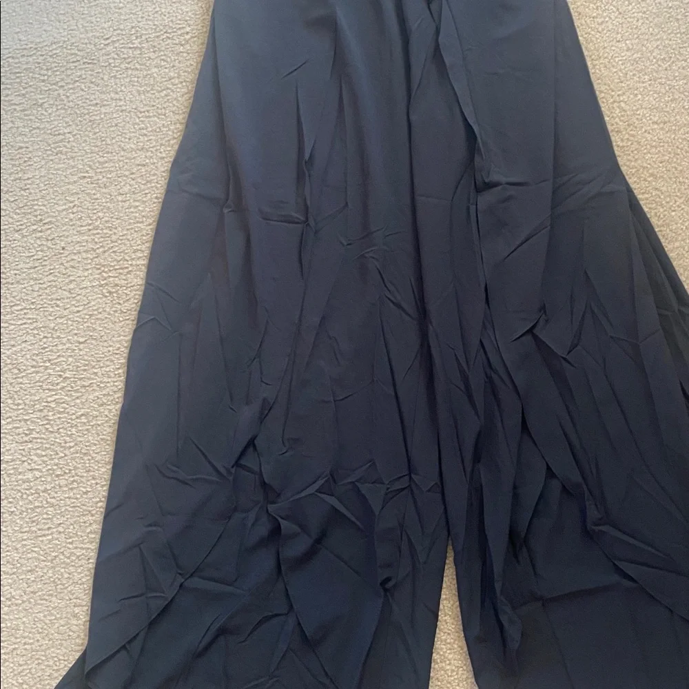 XLARGE.  HALARA BREEZEFUL BACKLESS SPLIT LEG TIE JUMPSUIT - Picture 6 of 9